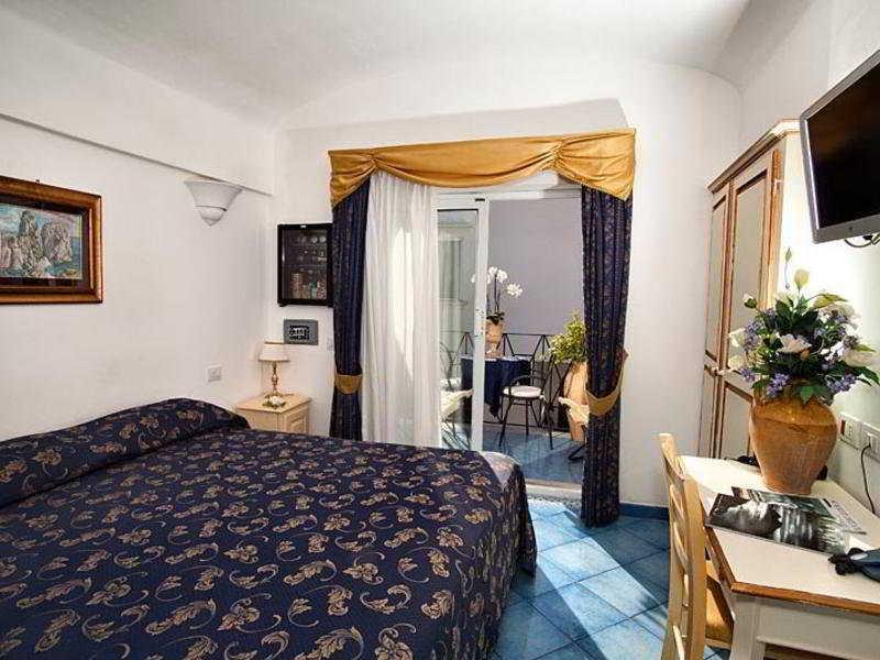 Hotel Bussola Анакапри Екстериор снимка