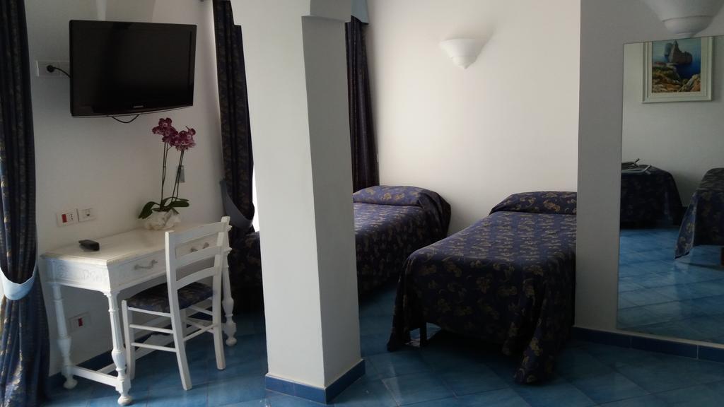 Hotel Bussola Анакапри Екстериор снимка